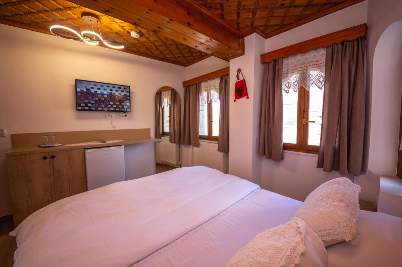 Gjirokastër Bed And Breakfast Kotoni מראה חיצוני תמונה