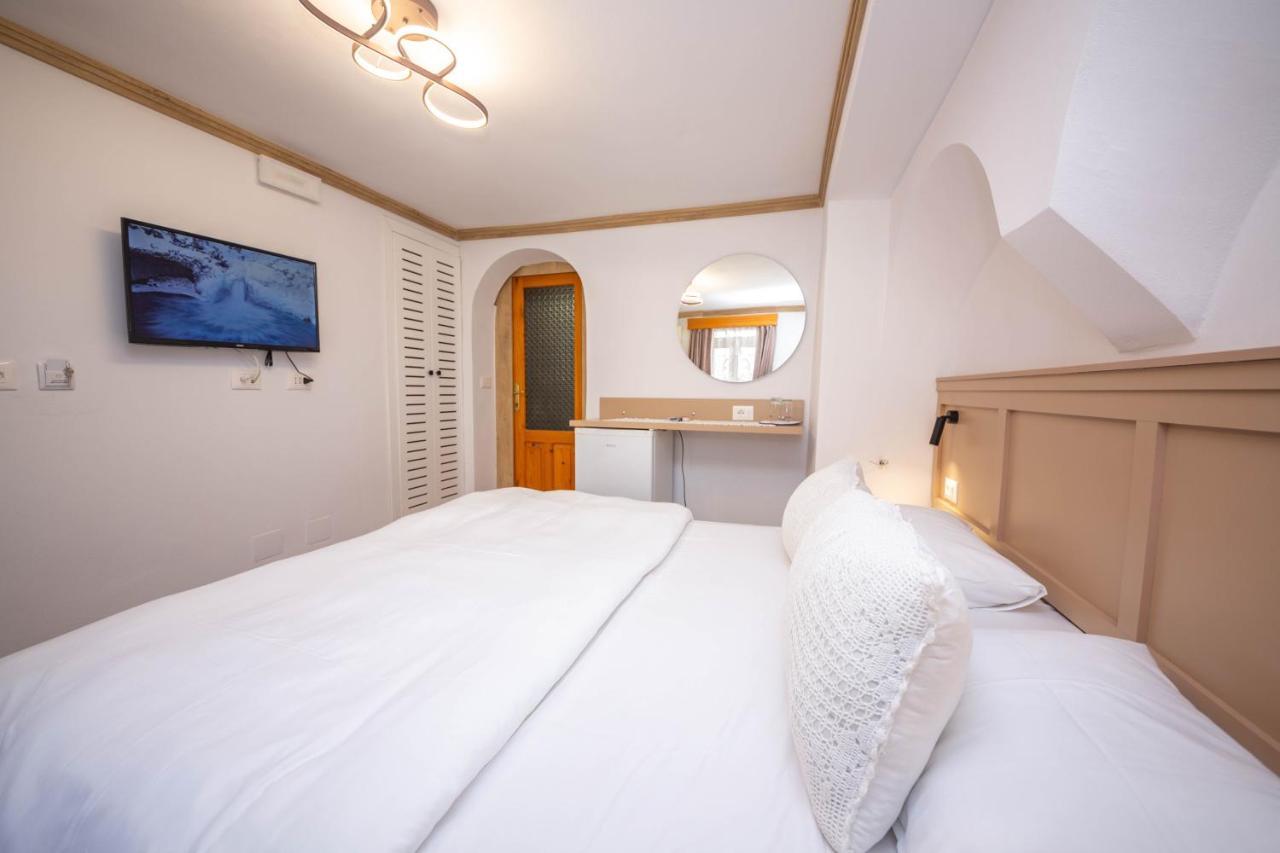 Gjirokastër Bed And Breakfast Kotoni מראה חיצוני תמונה