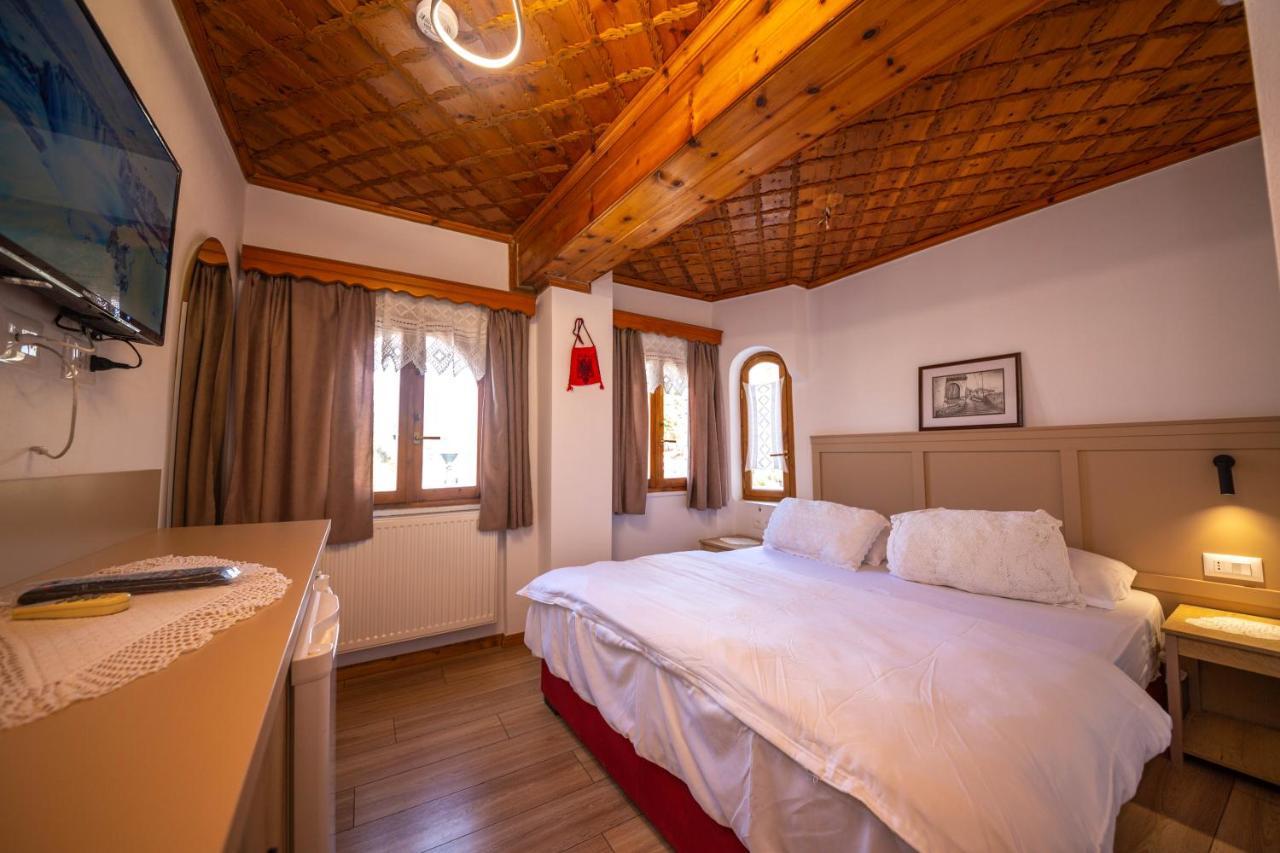 Gjirokastër Bed And Breakfast Kotoni מראה חיצוני תמונה