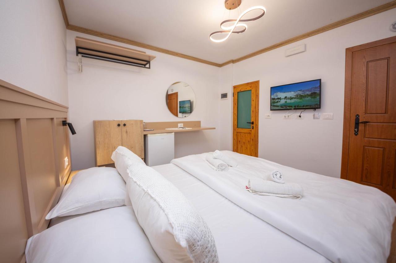 Gjirokastër Bed And Breakfast Kotoni מראה חיצוני תמונה